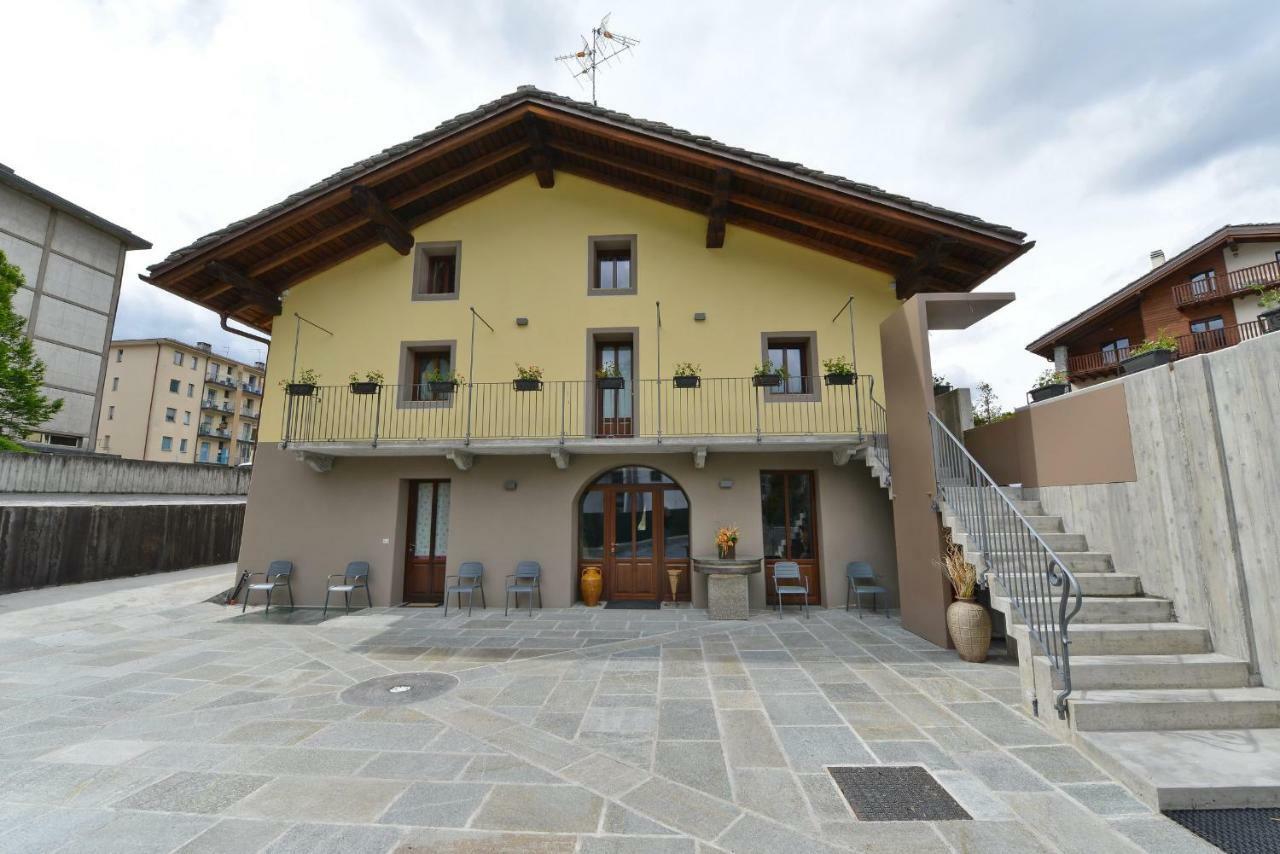 Vecchio Mulino Guest House Aosta Bagian luar foto