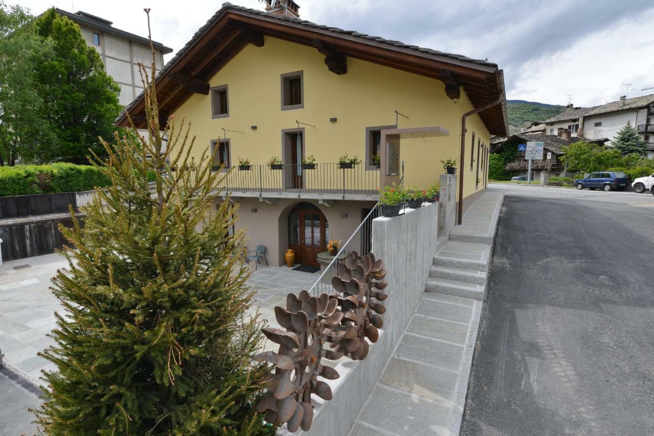 Vecchio Mulino Guest House Aosta Bagian luar foto